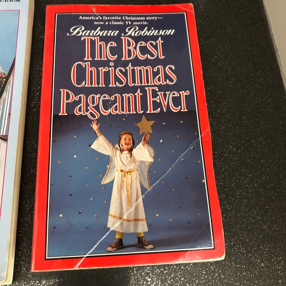 4 Christmas themed book lot π
π - Picture 4 of 10